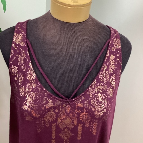 Mudd tank top woman’s size XL scoopneck maroonish purple with gold patte… - Picture 13 of 13
